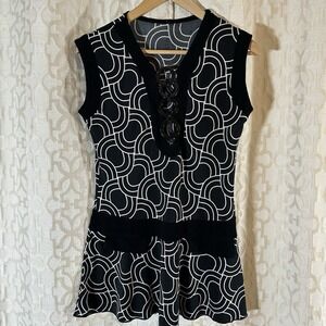 Vintage Womens Top Tunic Black White Geometric Sleeveless Circle Embellishment